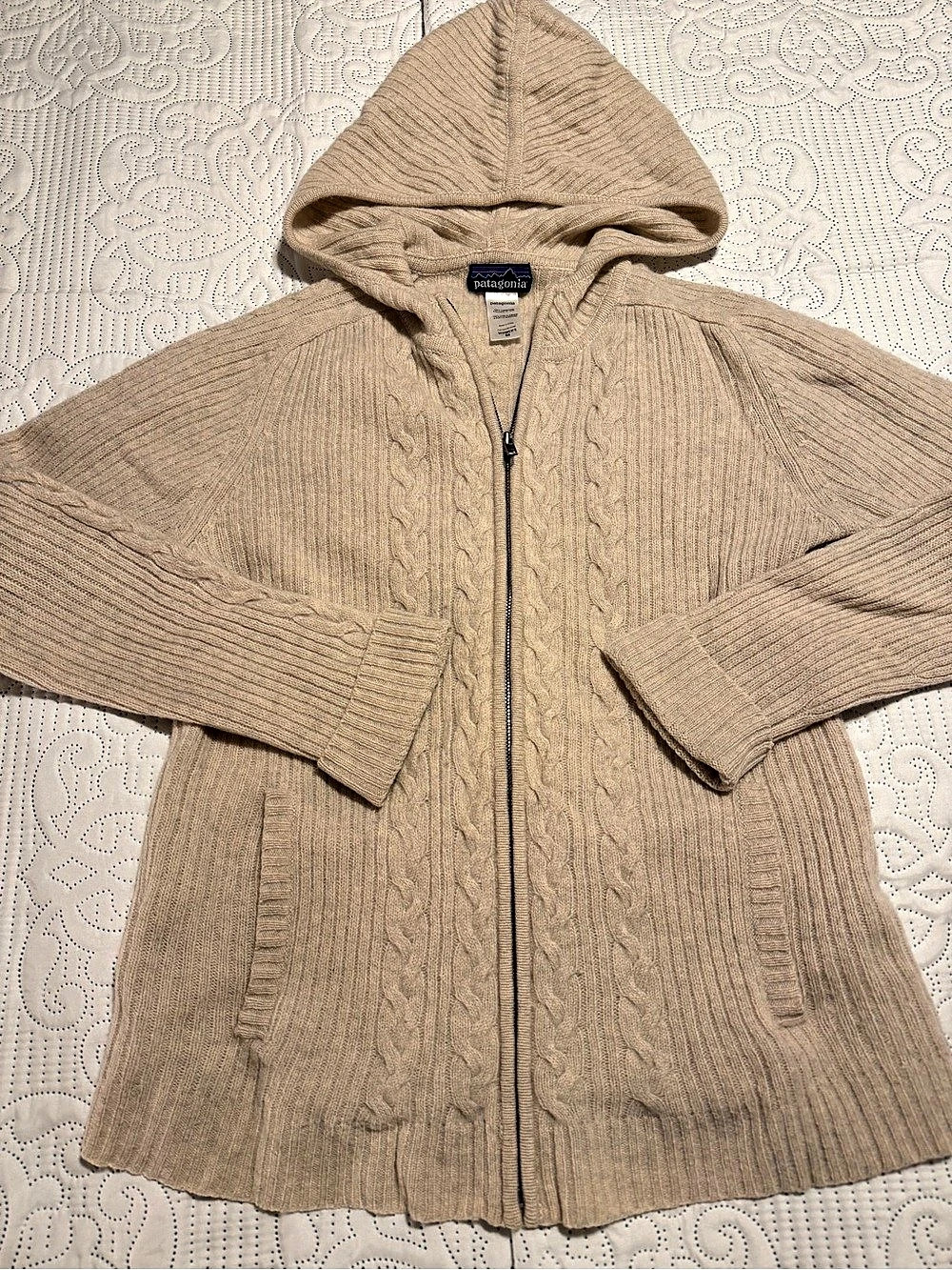 Patagonia Vintage Women’s Lambswool Hoody Sweater Size M Beige Style 50680
